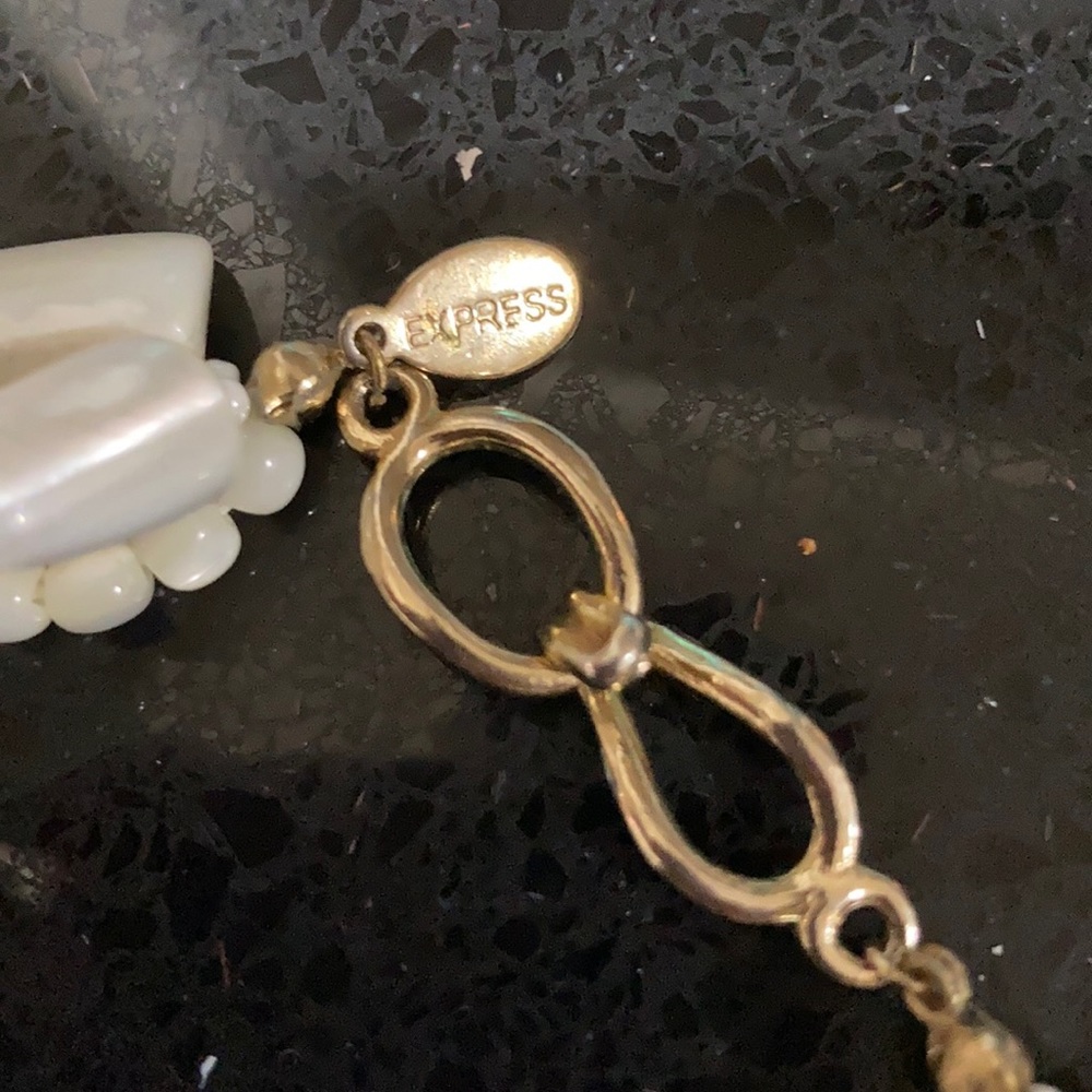 Express 3-Strand Shell Necklace - Picture 3 of 3
